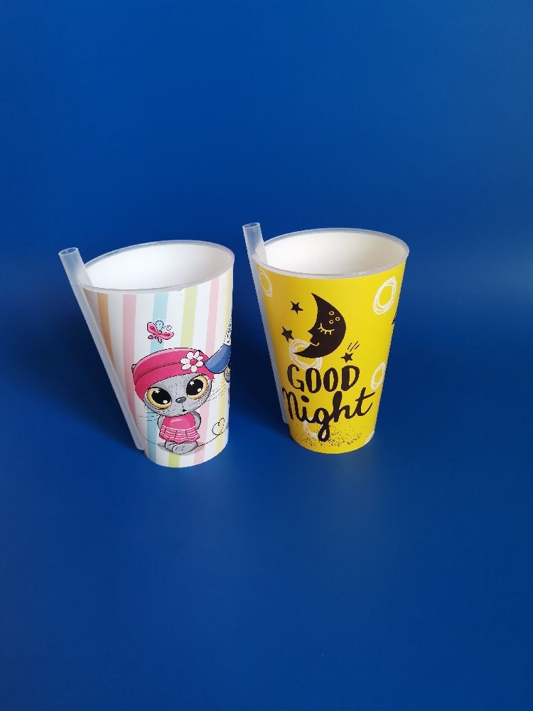 IRIS YUMMY pohár szívószállal 400ml