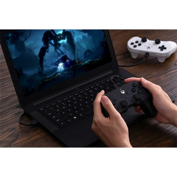 8BitDo Pro 2 Wired, Xbox Series X|S, Xbox One, PC, Hall-Effect, fekete vezetékes kontroller