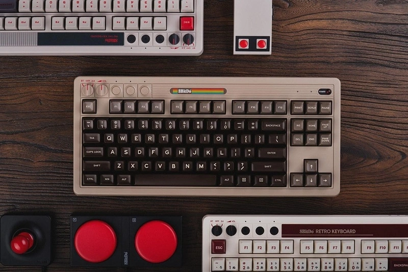 8BitDo Retro 87, Mechanikus, Kailh Box, C64 Edition, vezeték nélküli billentyűzet
