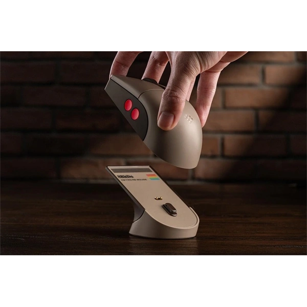 8BitDo Retro R8, 26 000 DPI, PAW 3395, C64 Edition, vezeték nélküli egér
