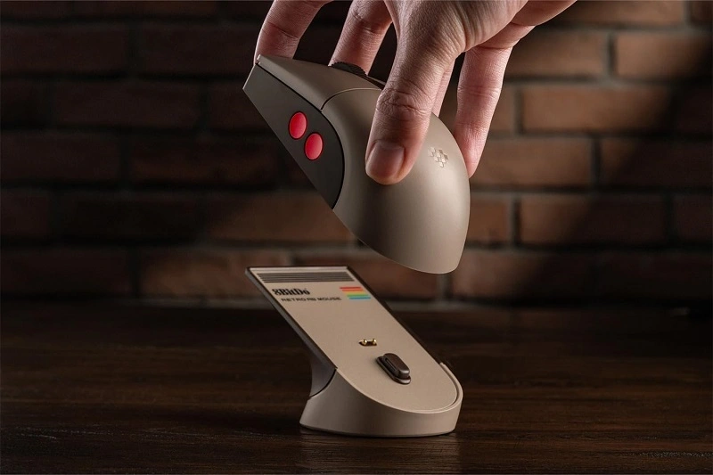 8BitDo Retro R8, 26 000 DPI, PAW 3395, C64 Edition, vezeték nélküli egér