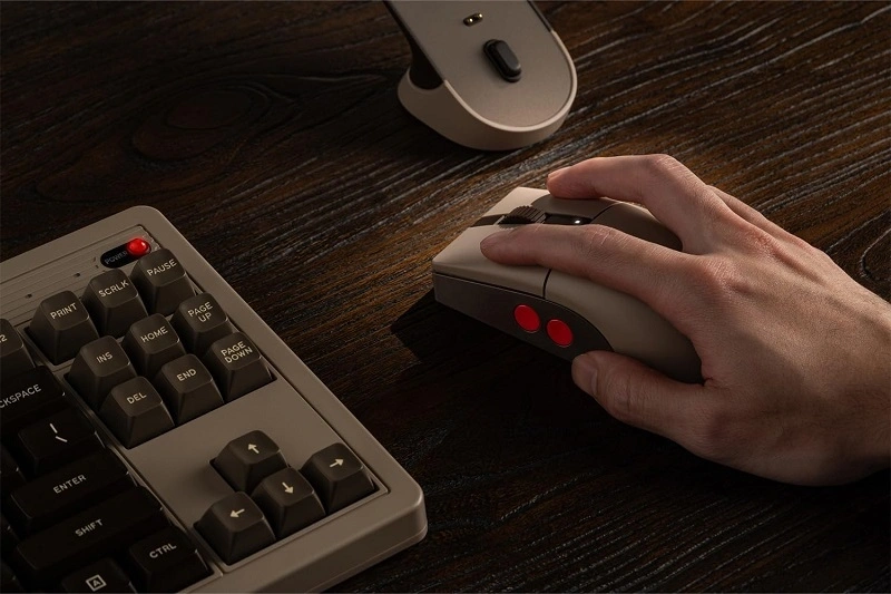8BitDo Retro R8, 26 000 DPI, PAW 3395, C64 Edition, vezeték nélküli egér