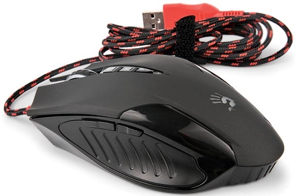 A4TECH Bloody V7m, Gaming, 3200 DPI, Multi-Core, Optikai, USB, Vezetékes egér