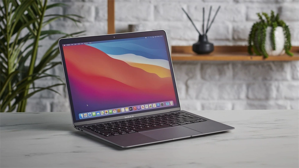 Apple MacBook Air 2020 13,3"Retina/M1 chip és 7 magos GPU/8GB/256GB SSD/Cseh/ezüst laptop (Felújított,batteryCARE+)