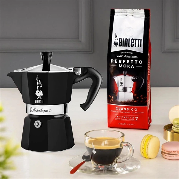 Bialetti 4953 Moka Express fekete 6 személyes kotyogós kávéfőző