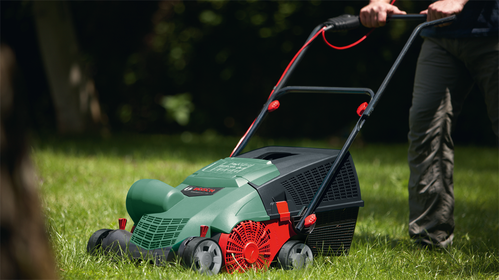 Bosch 060088A101 UniversalVerticut 1100 elektromos gyepszellőztető