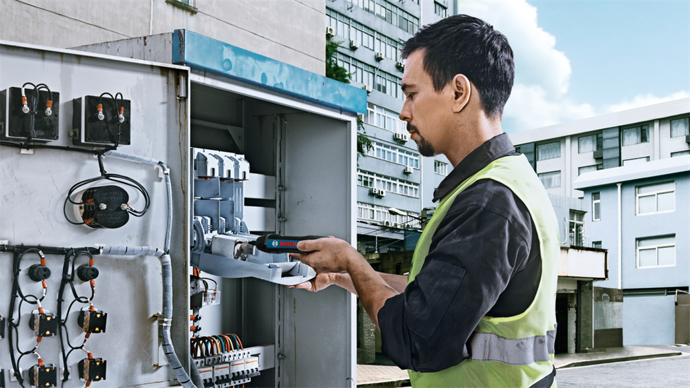 Bosch 06019H2101 GO Professional akkus csavarozó