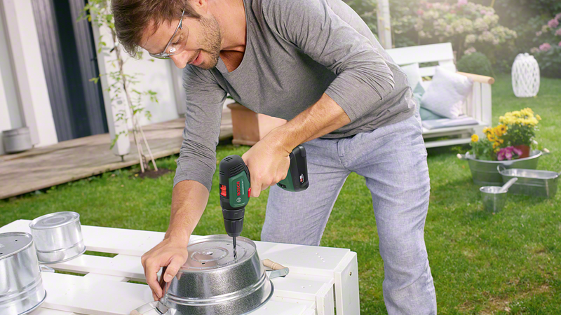 Bosch 06039D4002 Universaldrill 18V 2x1,5Ah kofferban akkus fúró-csavarozó