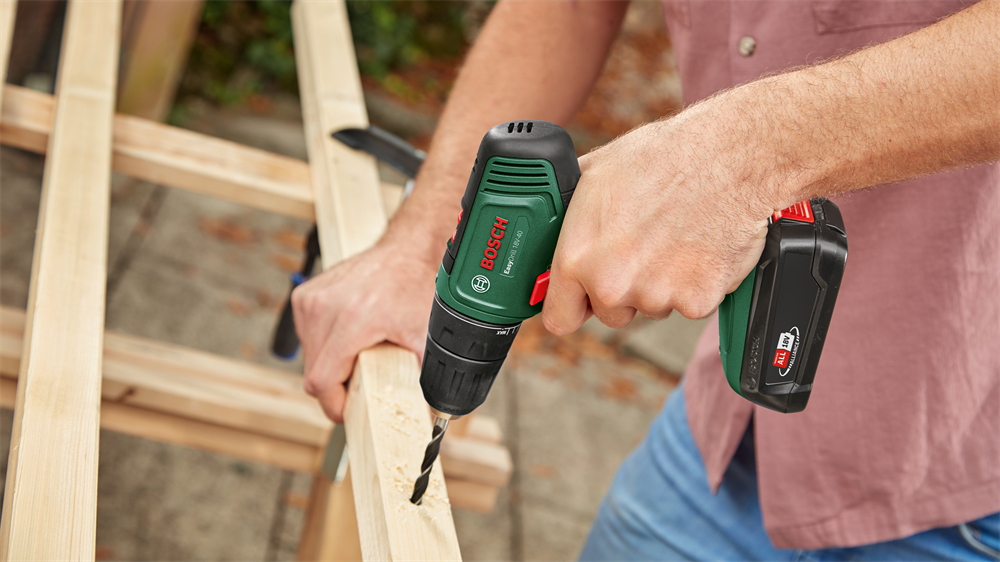 Bosch EasyDrill 18V-40 2x1,5Ah + AL18V-20 akkumulátoros fúró-csavarozó