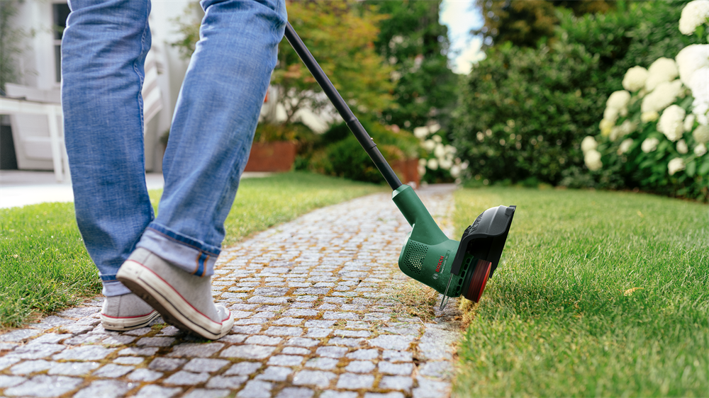 Bosch EasyGrassCut 18V-26 akku és töltő nélkül akkumulátoros fűszegélynyíró