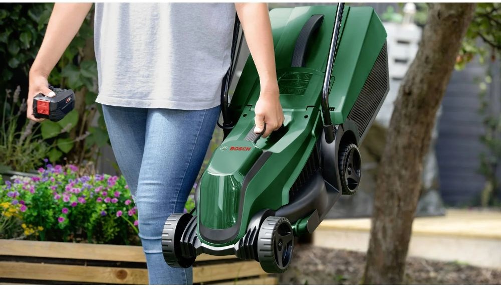 Bosch Easy Mower 18V-32-150 akkumulátoros fűnyíró