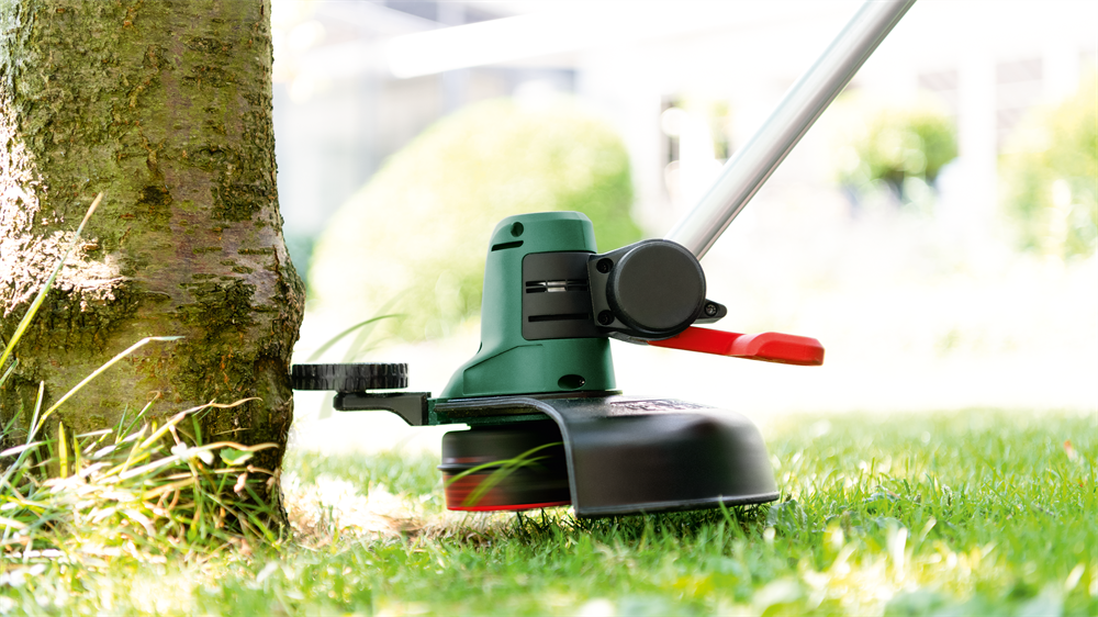 Bosch UniversalGrassCut 18V-26 akku és töltő nélkül akkus fűszegélynyíró