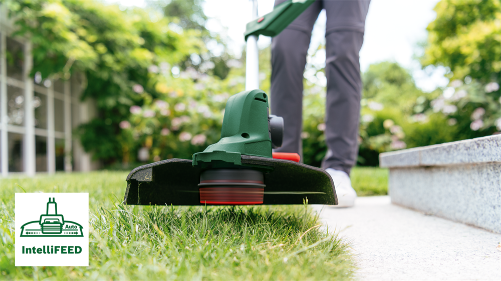 Bosch UniversalGrassCut 18V-26 akku és töltő nélkül akkus fűszegélynyíró