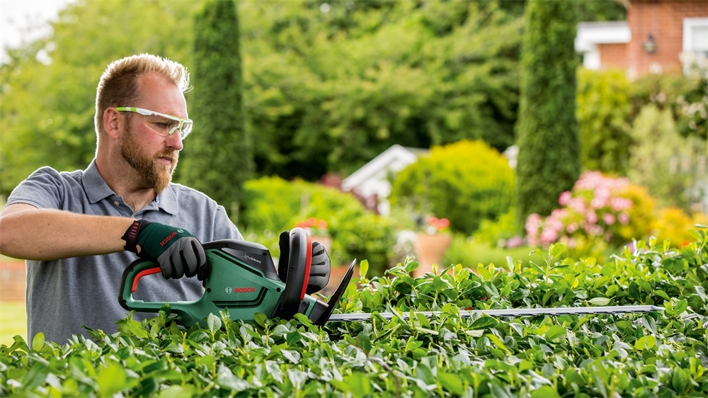 Bosch UniversalHedgeCut 60 elektromos sövényvágó