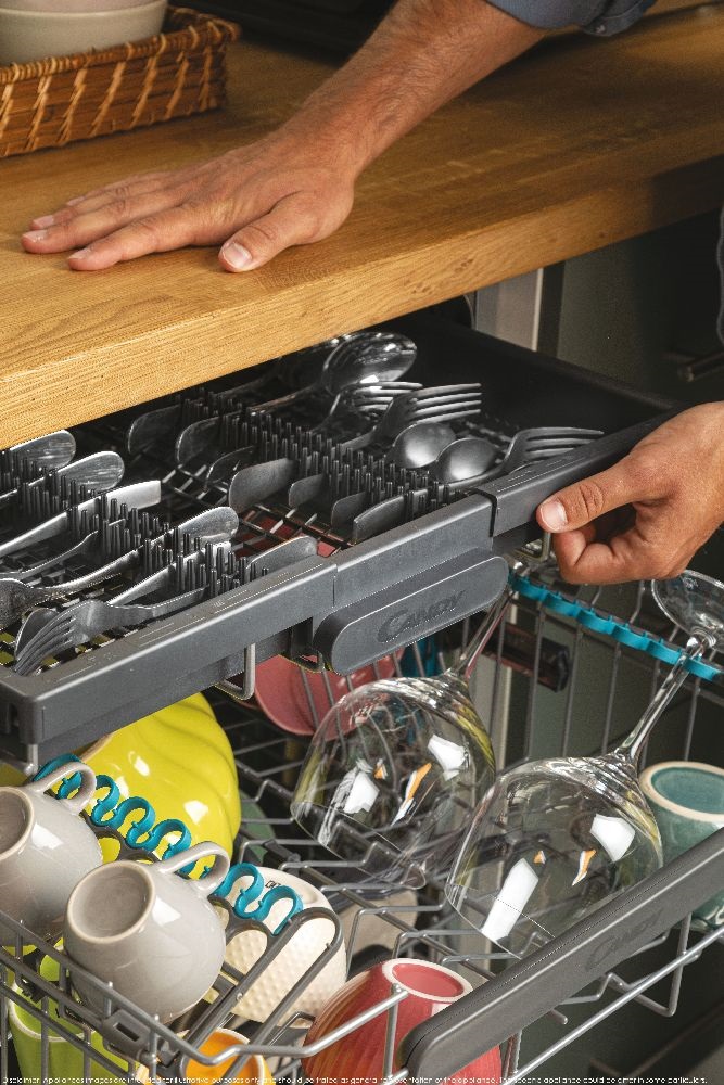 Candy CF 5C7F1X inox, programok száma: 8, szabadonálló, 15 terítékes mosogatógép 