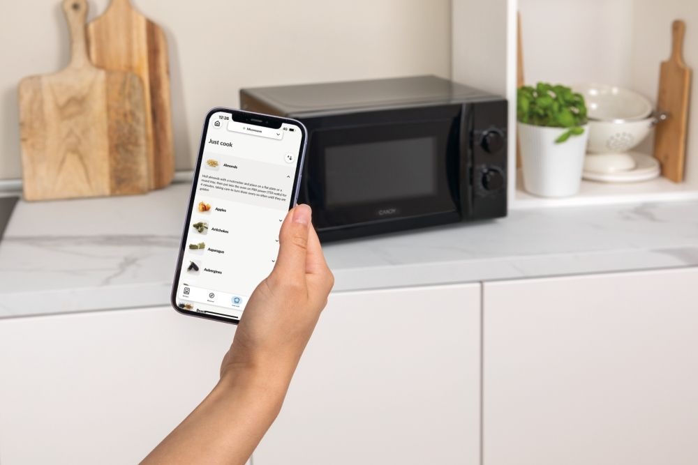 Candy CMW20SMB 700W, 20literes, fekete mikrohullámú sütő