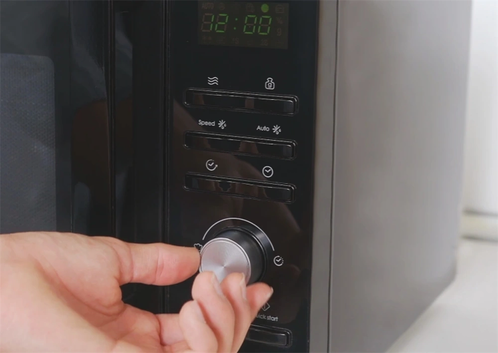 Candy CMWA20TNDB 700W 20L fekete mikrohullámú sütő