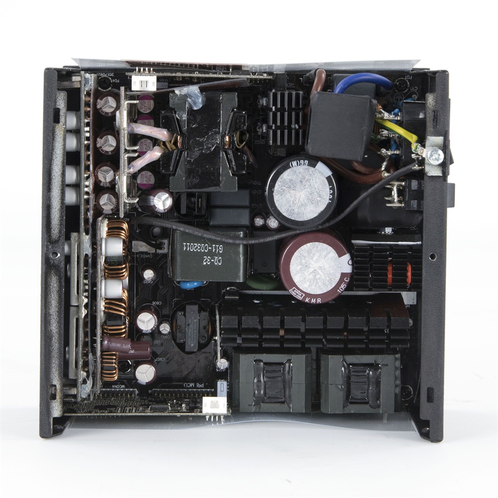 Chieftec CHIEFTRONIC PowerPlay 850W 80+ Platinum ventillátorral dobozos tápegység
