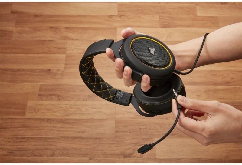 Corsair HS60 PRO Surround sárga gamer headset