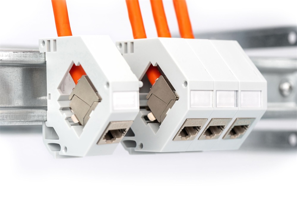 DIGITUS AN-25186 DIN sínre szerelhető üres aljzat