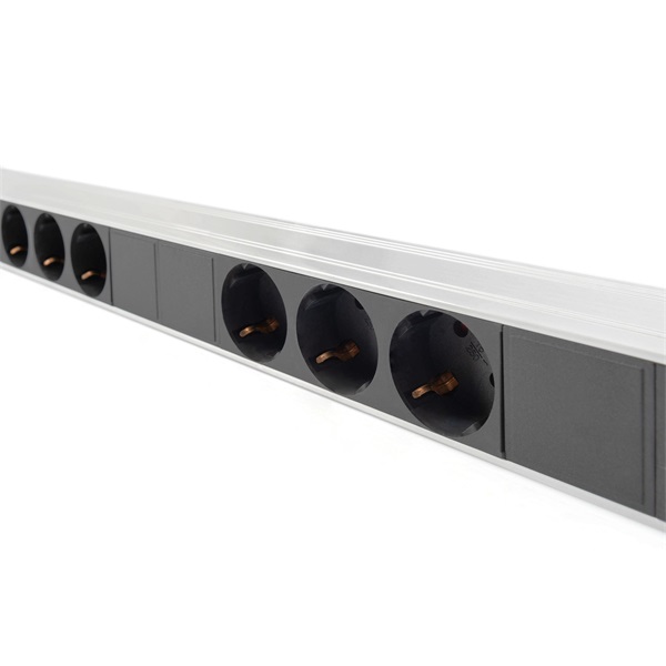 DIGITUS A-19-STRIP42-1 0U PDU 230V 16A 14xCEE 7/3 aljzat CEE7/7 csatlakozó megszakítóval 2M elosztósor
