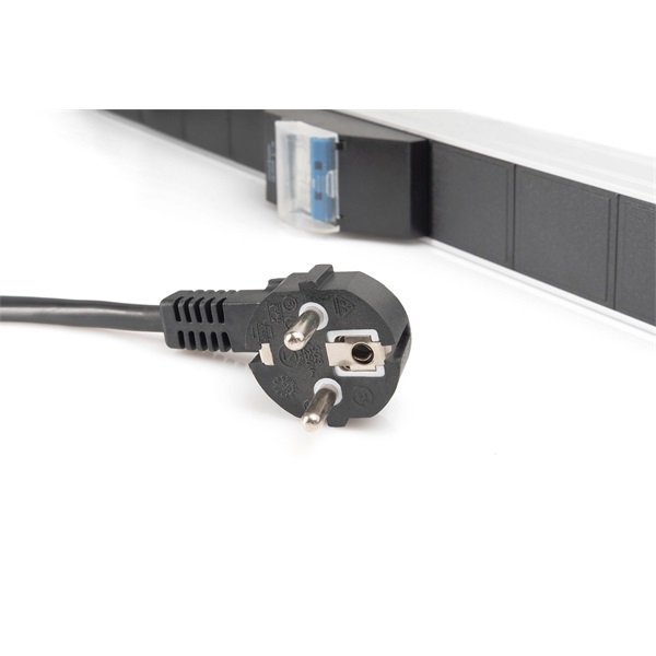 DIGITUS A-19-STRIP42-1 0U PDU 230V 16A 14xCEE 7/3 aljzat CEE7/7 csatlakozó megszakítóval 2M elosztósor