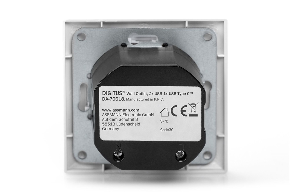 DIGITUS DA-70618 1x USB Type-C 2x Type-A 250V schuko süllyesztett fali aljzat