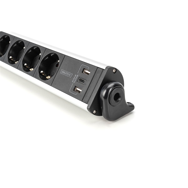 DIGITUS DA-70624 Asztali alumínium 6 schuko dugaljas 2x USB A 1x USB-C  port hálózati elosztó