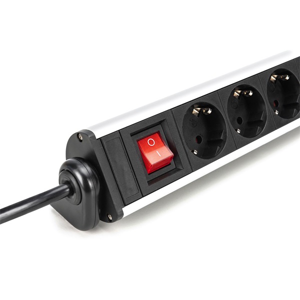 DIGITUS DA-70624 Asztali alumínium 6 schuko dugaljas 2x USB A 1x USB-C  port hálózati elosztó