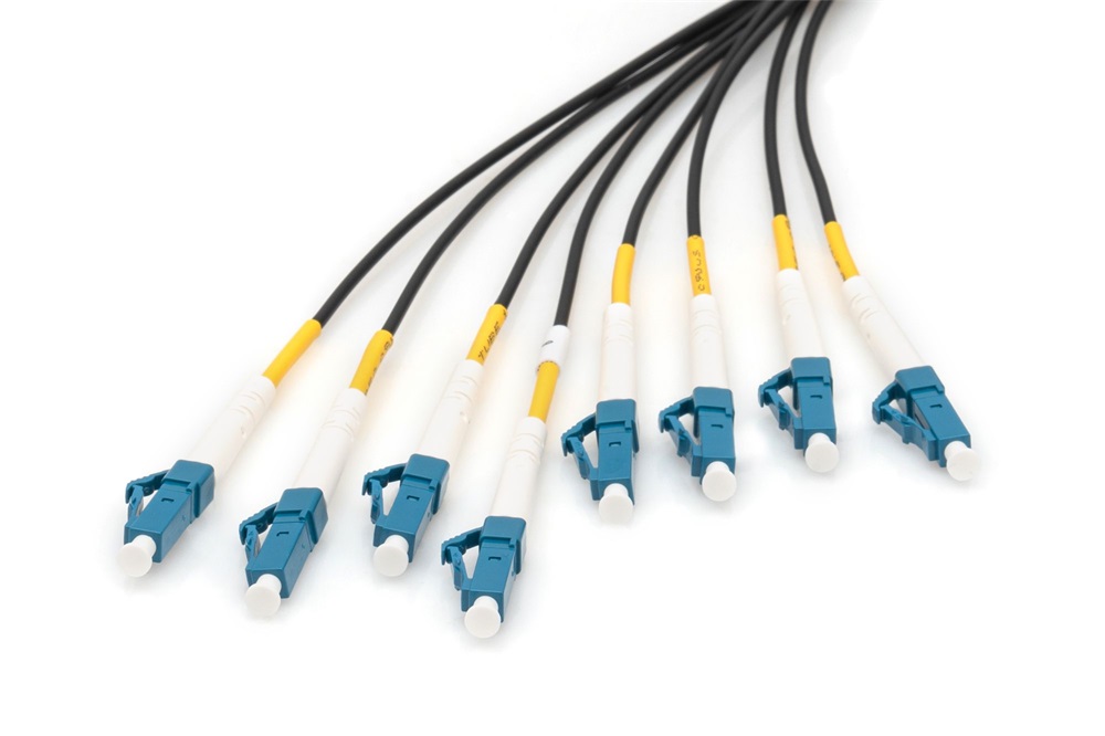 DIGITUS DK-2A338U030BK-BBB 8 szálas 8x LC/UPC 9/125 monomódusú OS2 Dca kültéri/beltéri előszerelt optikai kábel 30m