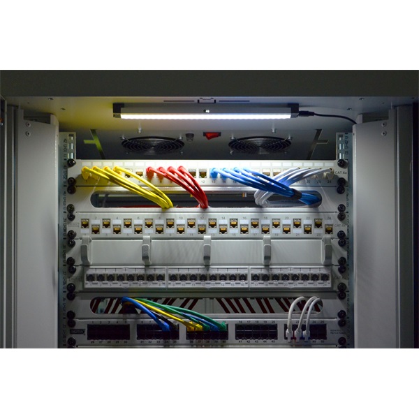 DIGITUS DN-19 LIGHT-3 LED-es világítóegység mágneses rögzítéssel
