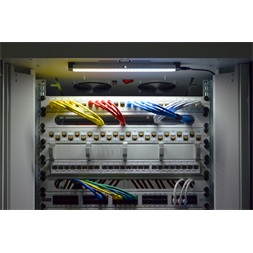 DIGITUS DN-19 LIGHT-3 LED-es világítóegység mágneses rögzítéssel