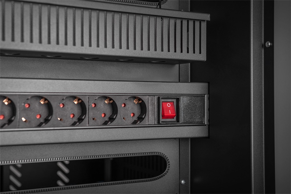 DIGITUS DN-45002 30 állomásos (max. 15,6") tablet és notebook töltőkocsi