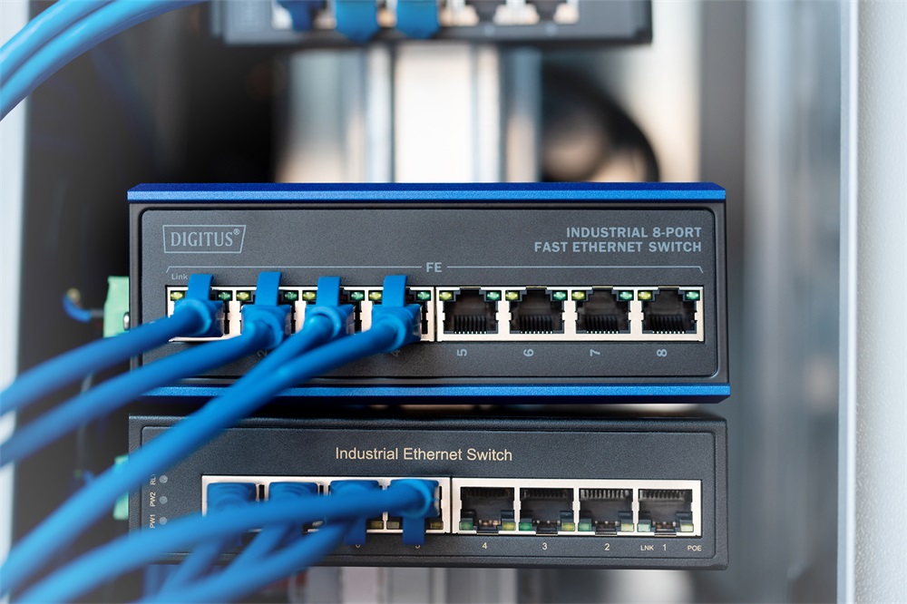 DIGITUS DN-650106 8port 10/100 falra szerelhető ipari switch