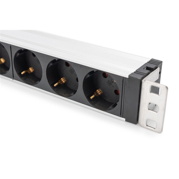 DIGITUS DN-95432 19" 1U PDU 230V 16A 6xCEE 7/3 aljzat CEE7/7 csatlakozó túlfeszültség védelemmel 2M elosztósor
