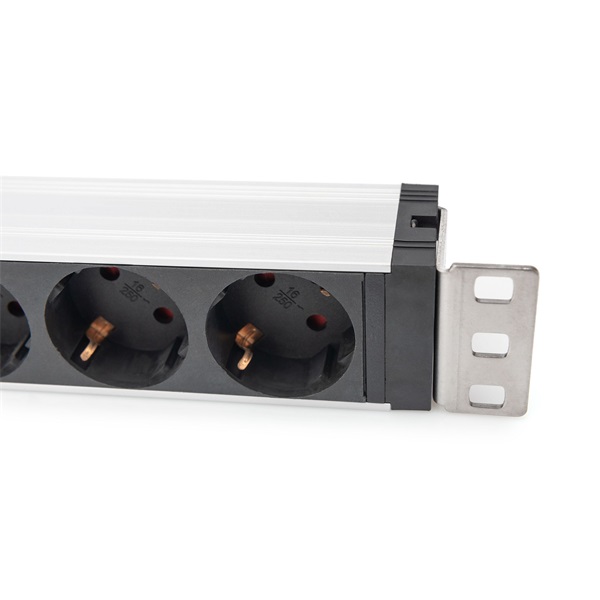 DIGITUS DN-95433 19" 1U PDU 230V 16A 5xCEE 7/3 aljzat CEE7/7 csatlakozó túlfeszültség védelemmel 2M elosztósor