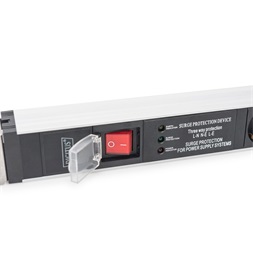 DIGITUS DN-95433 19" 1U PDU 230V 16A 5xCEE 7/3 aljzat CEE7/7 csatlakozó túlfeszültség védelemmel 2M elosztósor