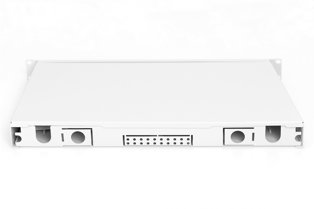 DIGITUS DN-96320/3 1U 6xSC duplex OM3 toldóval pigtaillel és kötőkazettával szerelt optikai rendező