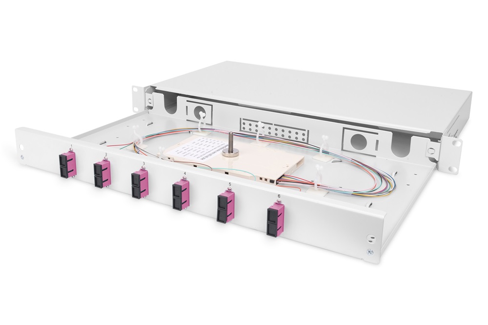 DIGITUS DN-96320-4 1U 6xSC duplex OM4 toldóval pigtaillel és kötőkazettával szerelt optikai rendező