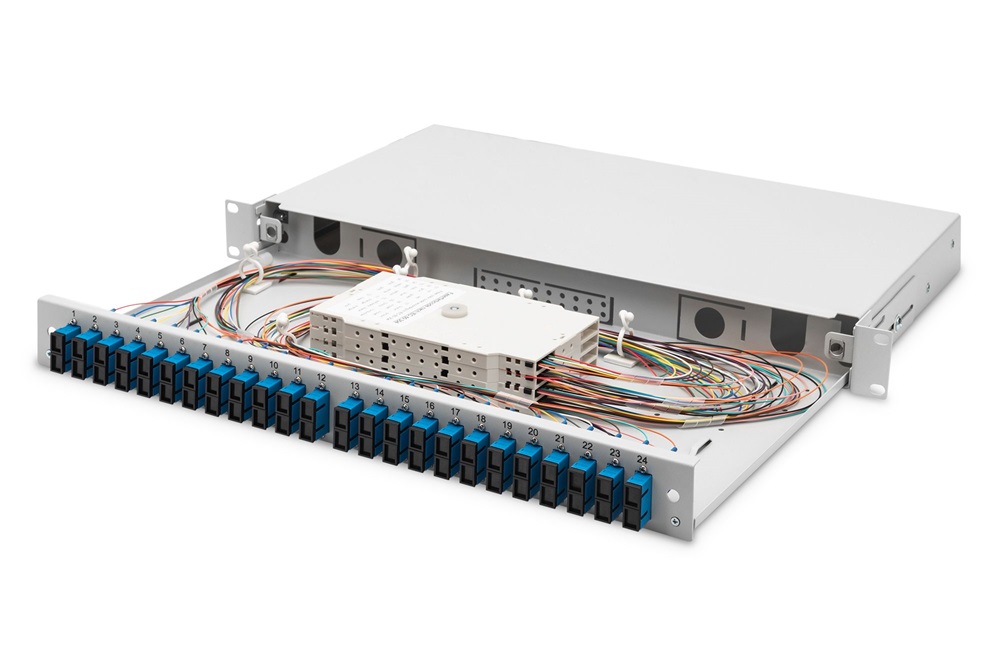 DIGITUS DN-96322/9 19" 1U 24x SC/UPC duplex monomódusú OS2 komplet optikai patch panel