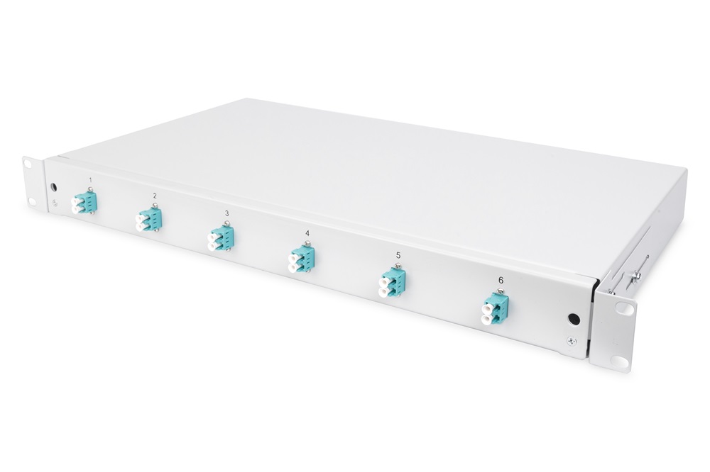 DIGITUS DN-96330/3 1U 6xLC duplex OM3 toldóval pigtaillel és kötőkazettával szerelt optikai rendező