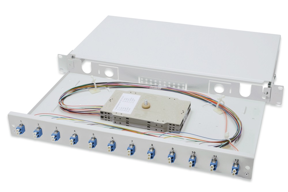 DIGITUS DN-96331/9 1U 12xLC duplex OS2 toldóval pigtaillel és kötőkazettával szerelt optikai rendező