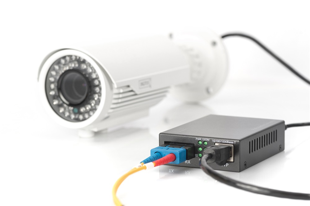 DIGITUS Gigabit PoE+ SM (RJ45-SC) 30W média konverter