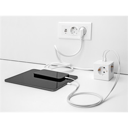 Delock 11502 PD 3.0 20 W 3xAC/USB/Type-C fehér elosztó