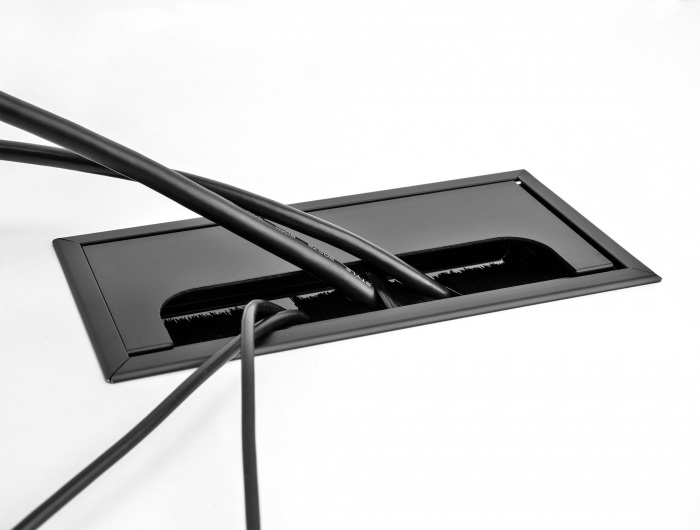 Delock 66858 300x80x28mm asztalba szerelhető kefés fekete kábelrendező