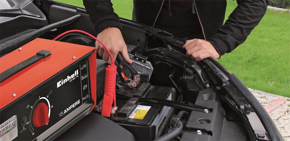 Einhell 1075031 CC-BC 15 akkumulátor töltő