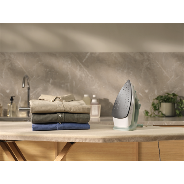 Electrolux E3SI1-2LG Care 300 gőzölős vasaló