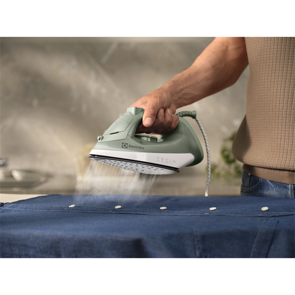 Electrolux E3SI1-2LG Care 300 gőzölős vasaló