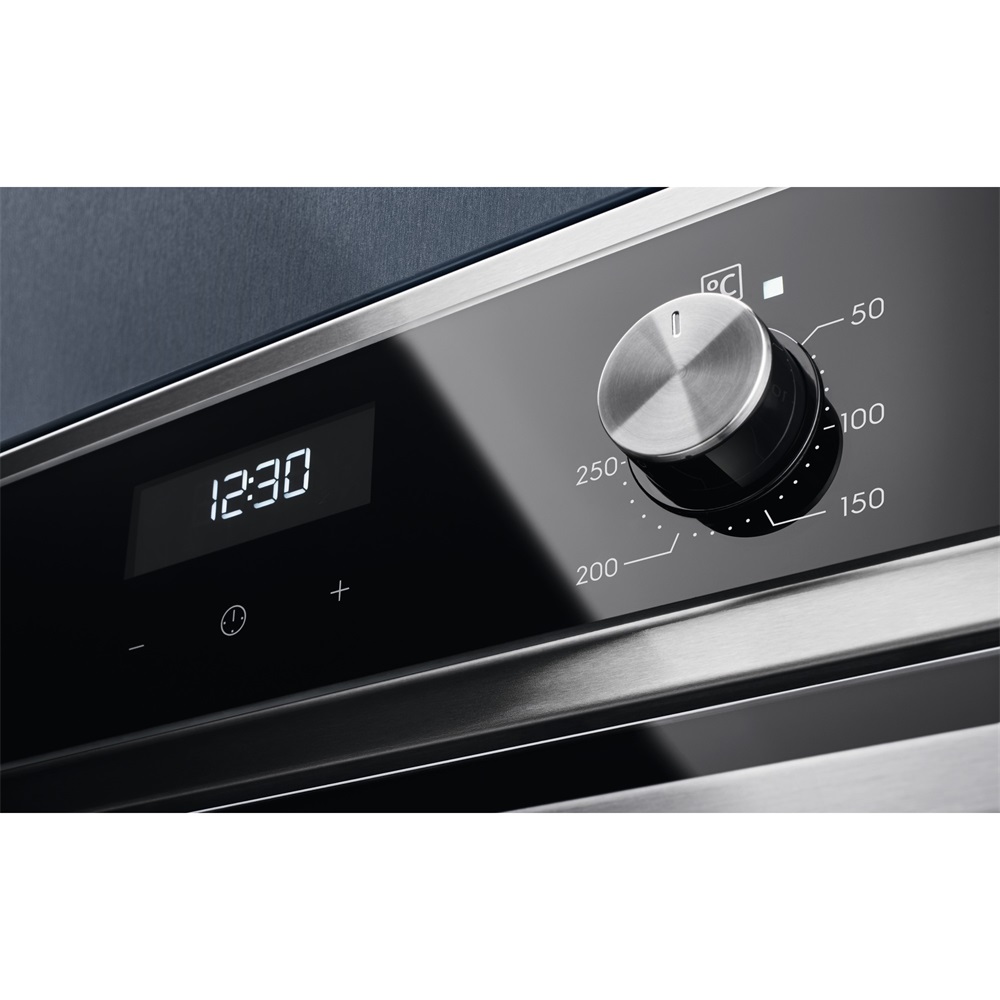 Electrolux EOD5C70BX SteamBake fekete, beépíthető, sütőtér: 65L, grill, légkeverés, katalitikus, sütő