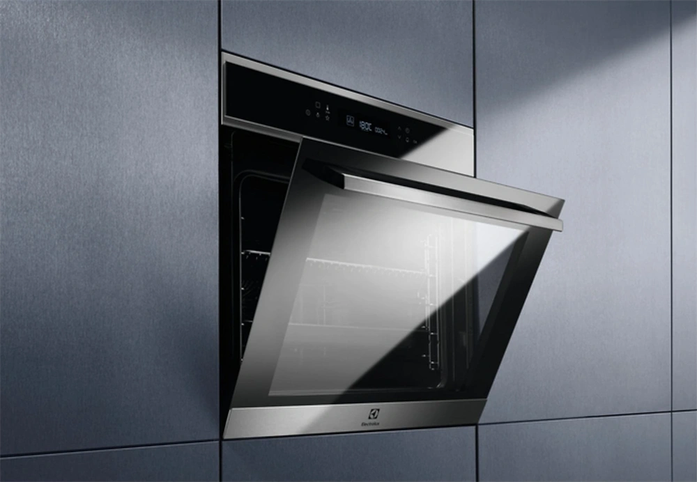 Electrolux EOE7P31X fekete, beépíthető, sütőtér: 72L, grill, légkeverés, pirolitikus, sütő (Újszerű)